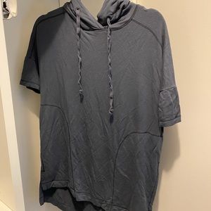 Short sleeve hoodie